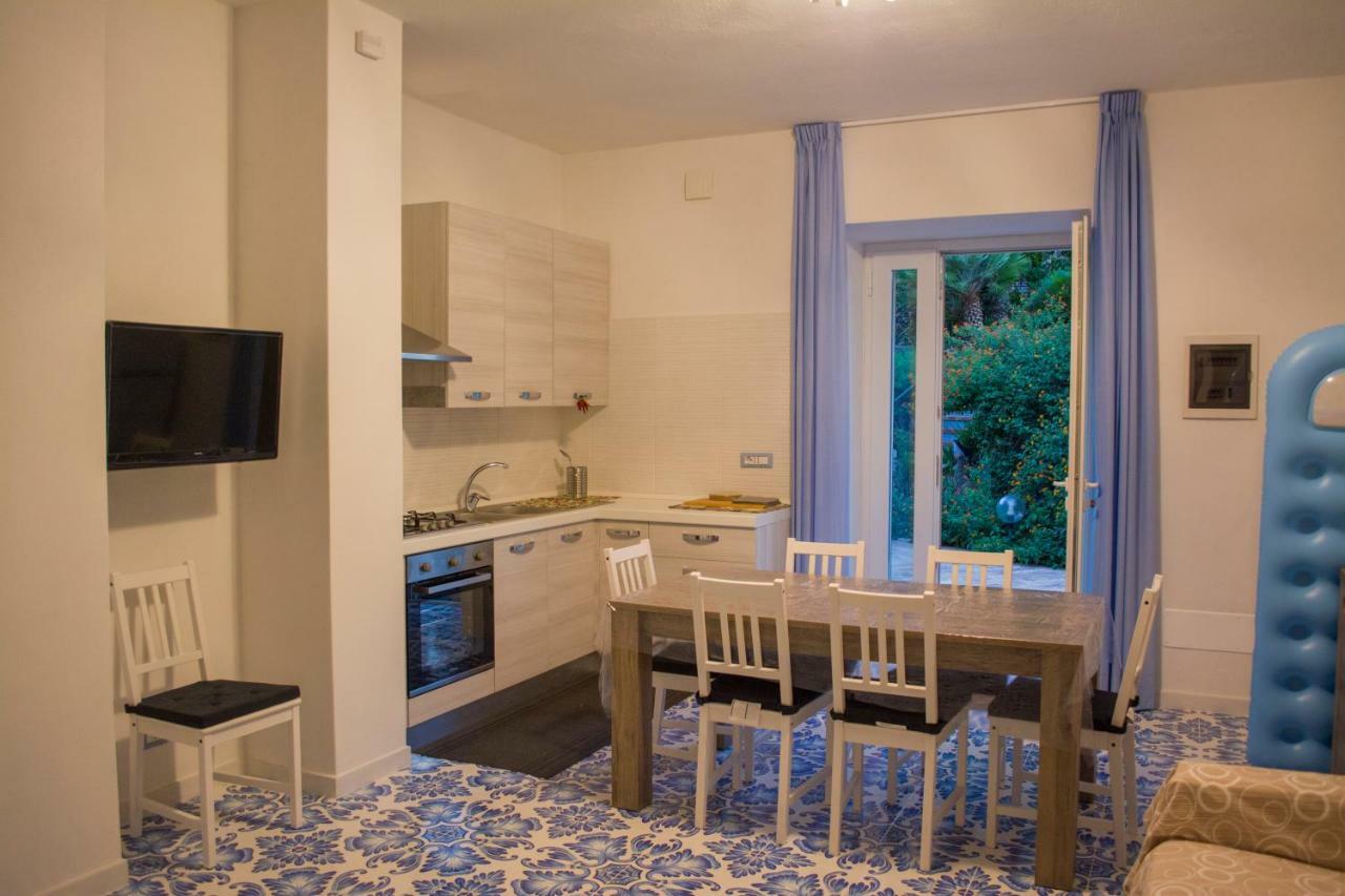 Villa Marylu' Иския Екстериор снимка